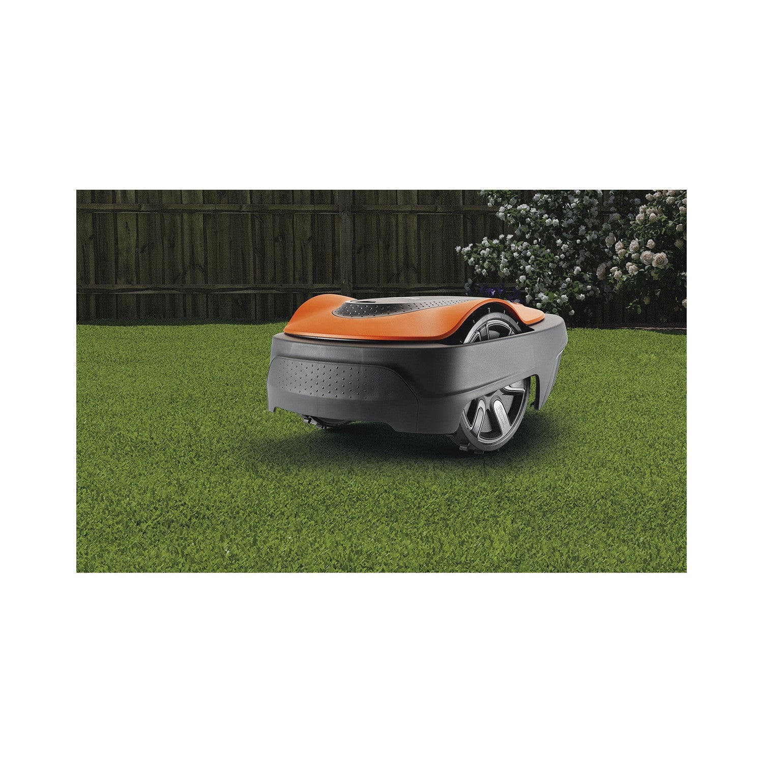 FLYMO EasiLife 800 Robotic Lawnmower