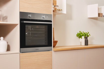 INDESIT STAINLESS STEEL BUILT IN SINGLE GAS OVEN €399.00